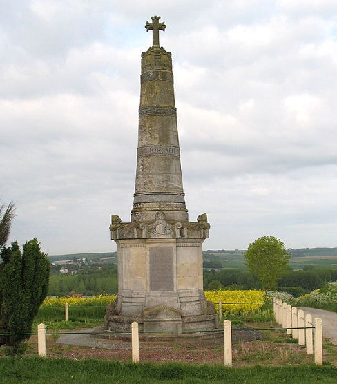 À Pont-Noyelle à la sortie du village en allant vers Albert - un monument commémoratif de la bataille de l'Hallue- dit Colonne Faidherbe - est érigé en 1872